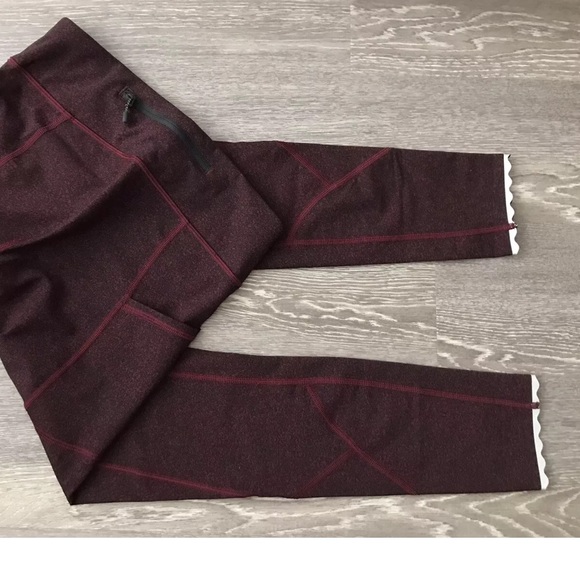 NWOT- Lululemon Tight Stuff Tight II Size 4 Granulite Garnet Black RARE! - Picture 4 of 10